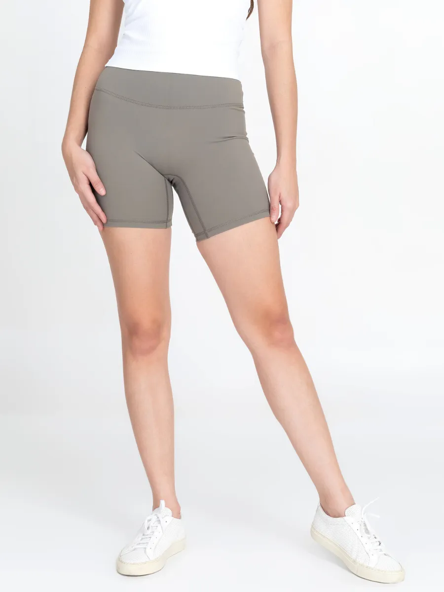 Easy Sprint 6” *Seamless Shorts in Bronze Green