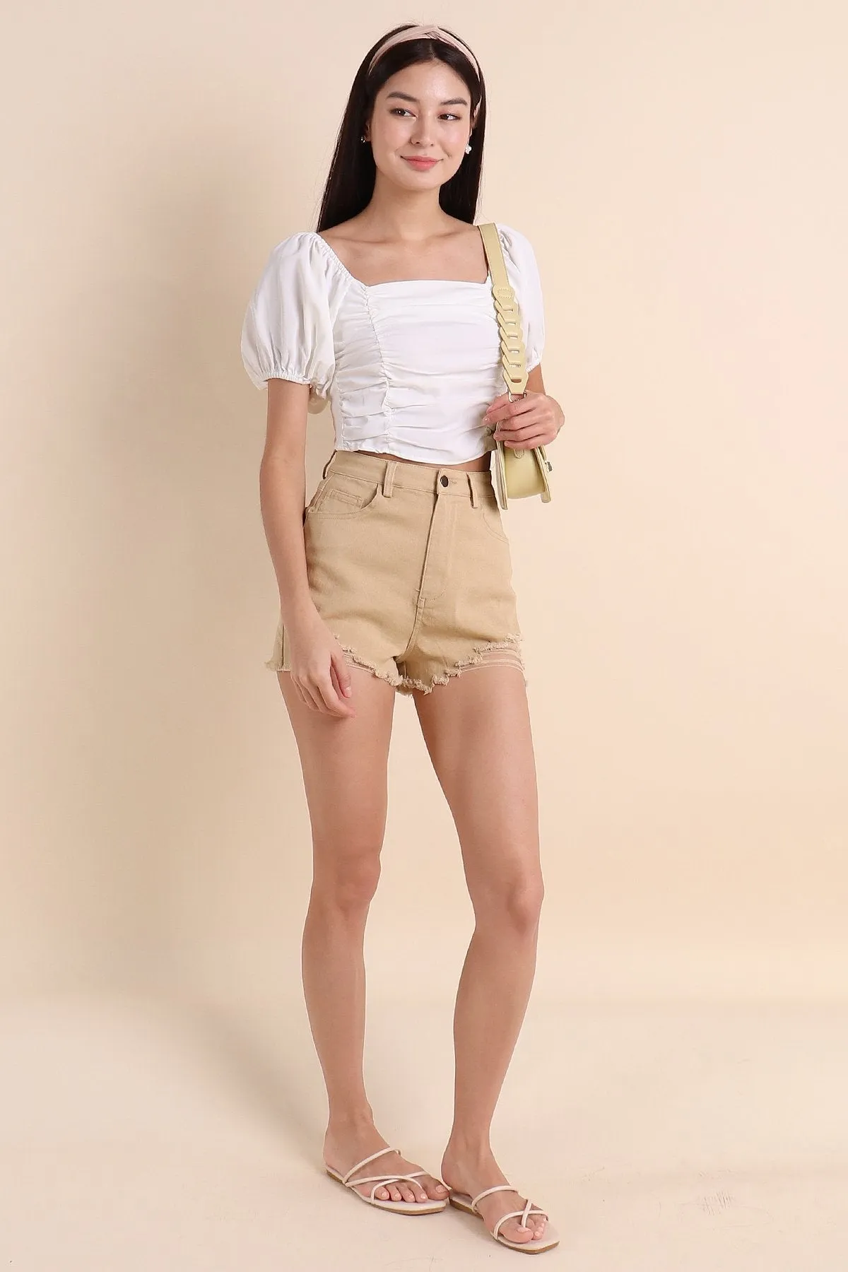 MADEBYNM BASIC KYLEA FRAYED DENIM SHORTS IN LIGHT OAK [XXS/XS/S/M/L/XL/XXL]