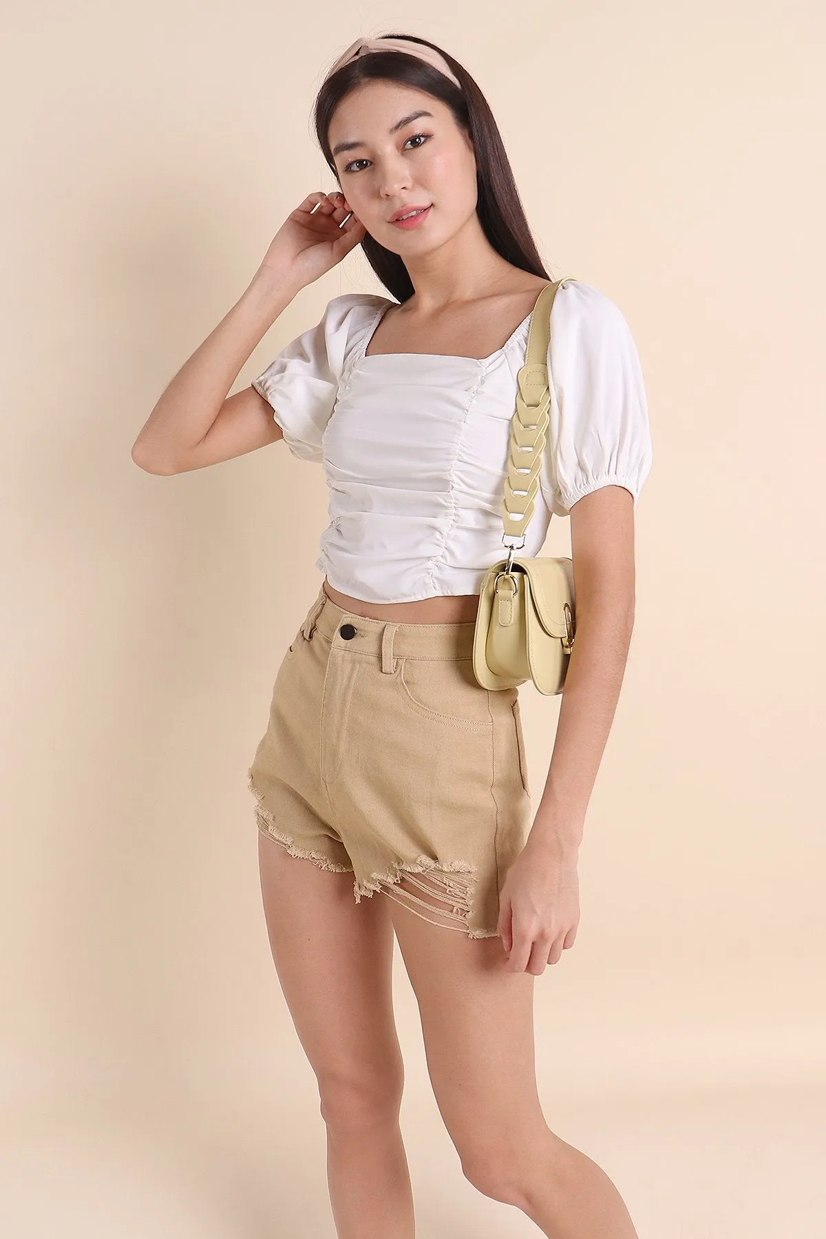 MADEBYNM BASIC KYLEA FRAYED DENIM SHORTS IN LIGHT OAK [XXS/XS/S/M/L/XL/XXL]