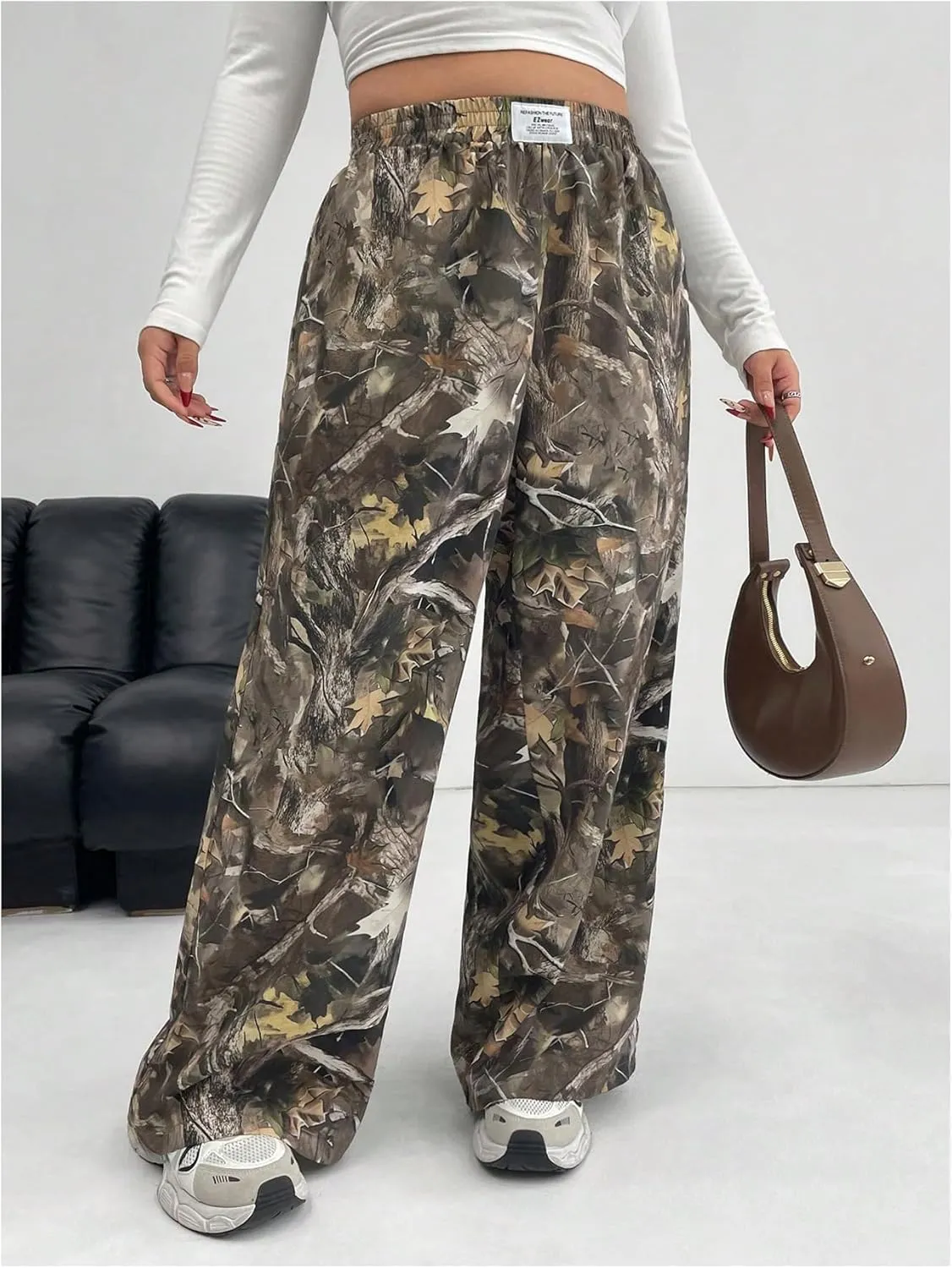 WDIRARA Women's Plus Size Camo Pants Elastic Waist Wide Leg Camouflage Loose Casual Trousers